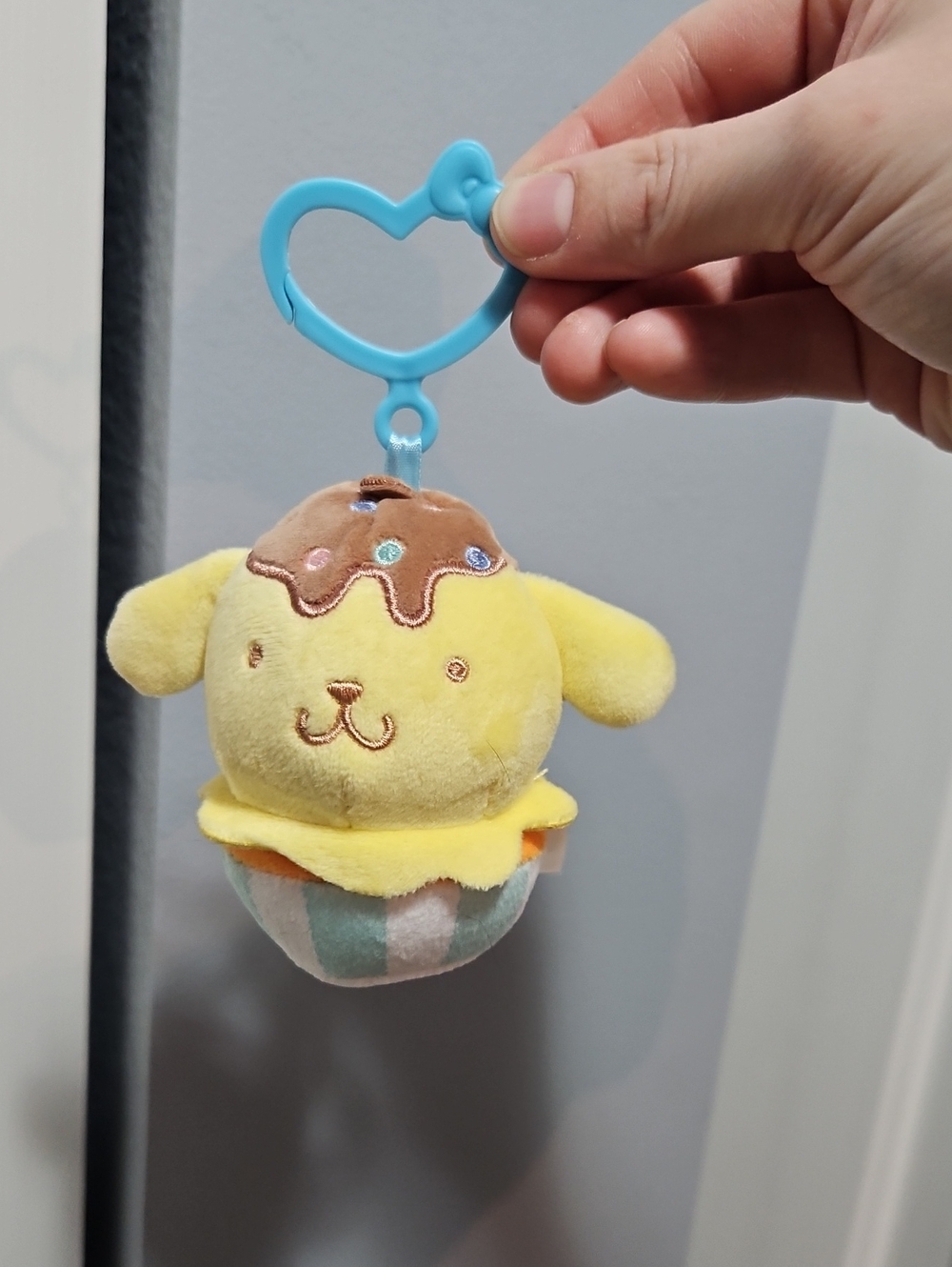 Hello Kitty And Friends Pompompurin Cupcake Keychain Plushie Sanrio